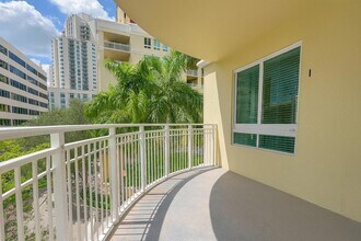 7355 SW 89th St, Unit 427N in Miami, FL - Building Photo - Building Photo