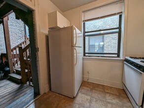 2338 N Spaulding Ave in Chicago, IL - Building Photo - Building Photo