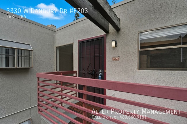 3330 W Danbury Dr in Phoenix, AZ - Building Photo - Building Photo