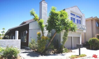 2724 Angelo Dr in Los Angeles, CA - Building Photo