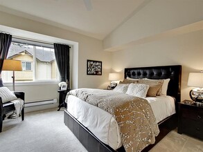 Northshore Townhomes in Kenmore, WA - Building Photo - Building Photo