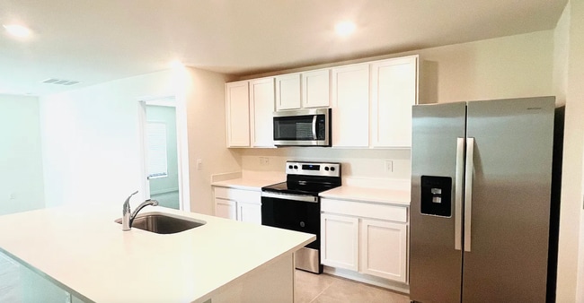 8564 SW 46th Terrace in Ocala, FL - Building Photo - Building Photo