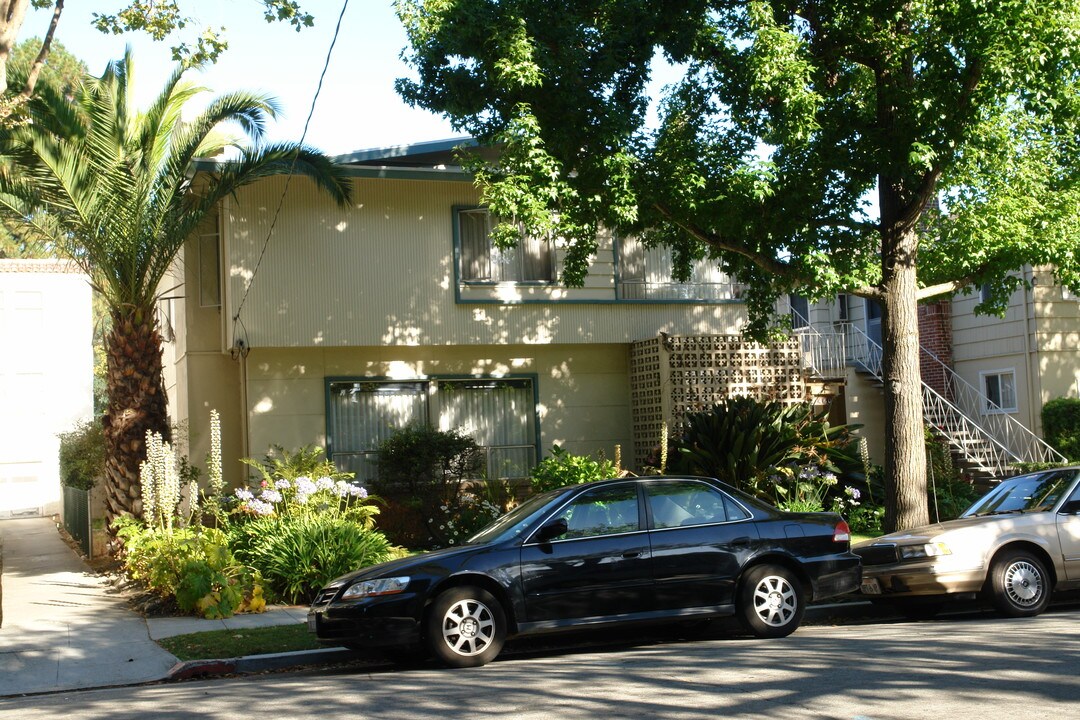 1460 Bellevue Ave in Burlingame, CA - Building Photo