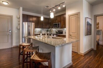 35 Folly Apartments in Charleston, SC - Building Photo - Building Photo