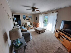 210 Madeline Dr in Wilmington, NC - Building Photo - Building Photo