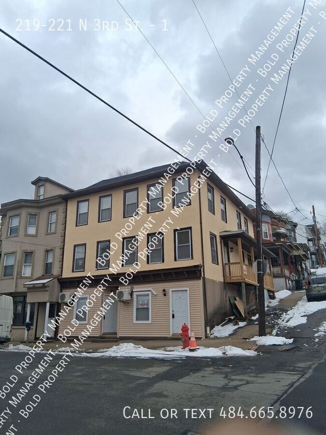219-221 N 3rd St in Pottsville, PA - Building Photo - Building Photo
