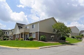 Fox Club in Indianapolis, IN - Building Photo - Building Photo