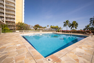 Nauru Tower - Commercial Units in Honolulu, HI - Foto de edificio - Building Photo