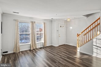 1710 Fallowfield Ct, Unit 16D in Crofton, MD - Building Photo - Building Photo