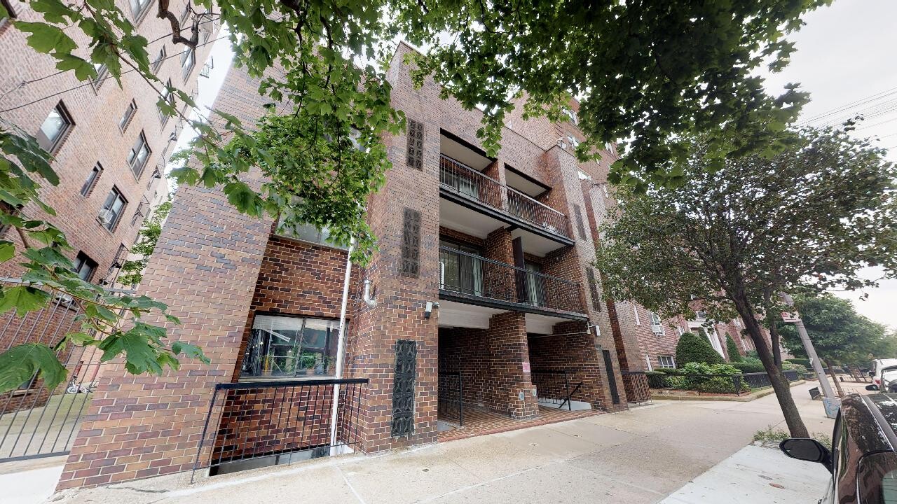 11019-19 72nd Rd in Flushing, NY - Building Photo