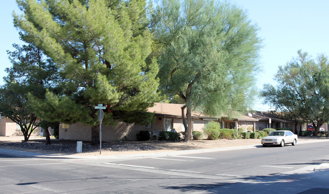 12635-12637 N 113th Ave in Youngtown, AZ - Building Photo - Building Photo