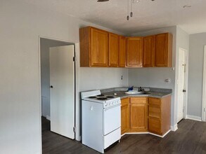 102 N Main Ave in Minier, IL - Building Photo - Building Photo