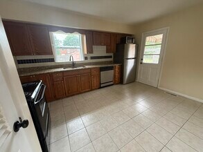 2067 Tamarack Dr in Lexington, KY - Building Photo - Building Photo