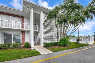 4501 S Ocean Blvd in South Palm Beach, FL - Building Photo - Building Photo