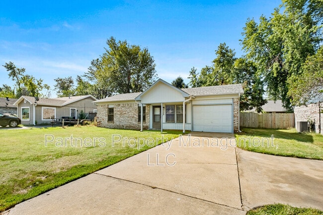 3520 W Olive St in Rogers, AR - Building Photo - Building Photo
