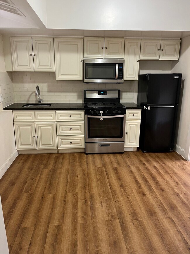 44 63rd St in West New York, NJ - Building Photo - Building Photo
