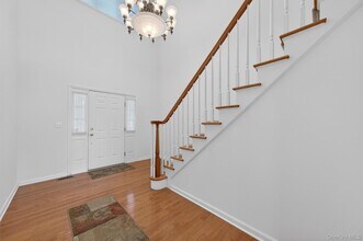 5 Clearwater Ct in Beacon, NY - Building Photo - Building Photo