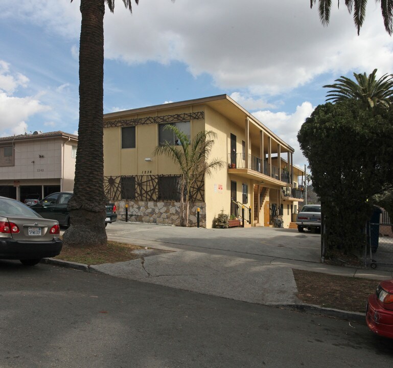 1236 N Westmoreland Ave in Los Angeles, CA - Building Photo