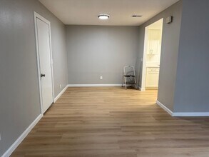 903 Delane Dr in Galt, CA - Building Photo - Building Photo