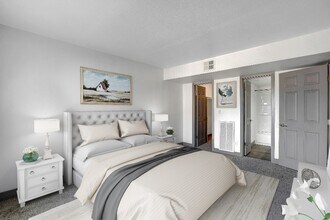 Rancho Vista Apartments in Las Vegas, NV - Building Photo - Building Photo
