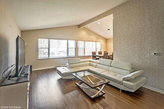 614 Leamington Ave in Wilmette, IL - Building Photo - Building Photo