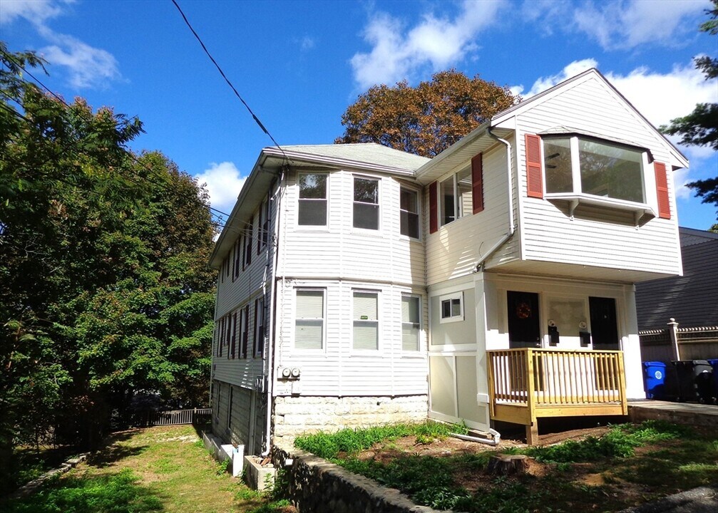12 Park Pl in Arlington, MA - Building Photo