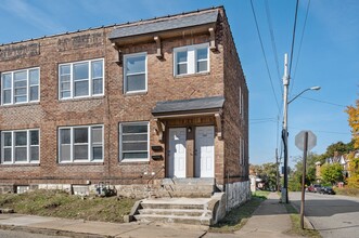 3217-3219 Camp Street in Pittsburgh, PA - Building Photo - Interior Photo