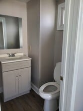 78 Cowden St, Unit 2 in Central Falls, RI - Foto de edificio - Building Photo