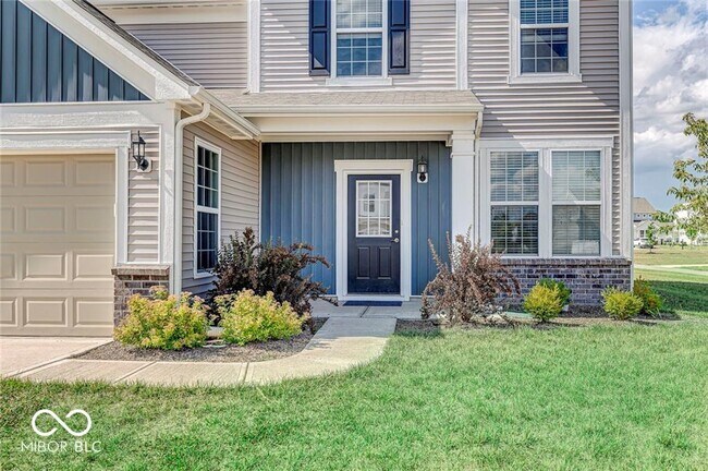 6610 Harvest Moon Ln in Whitestown, IN - Building Photo - Building Photo