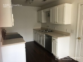 5667 W Chattel St in Fayetteville, AR - Building Photo - Building Photo