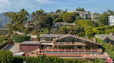 620 Resolano Dr in Los Angeles, CA - Building Photo - Building Photo