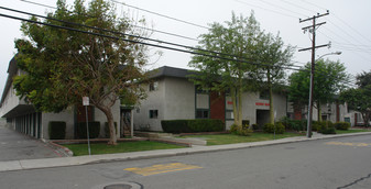 Midway Manor Apartamentos