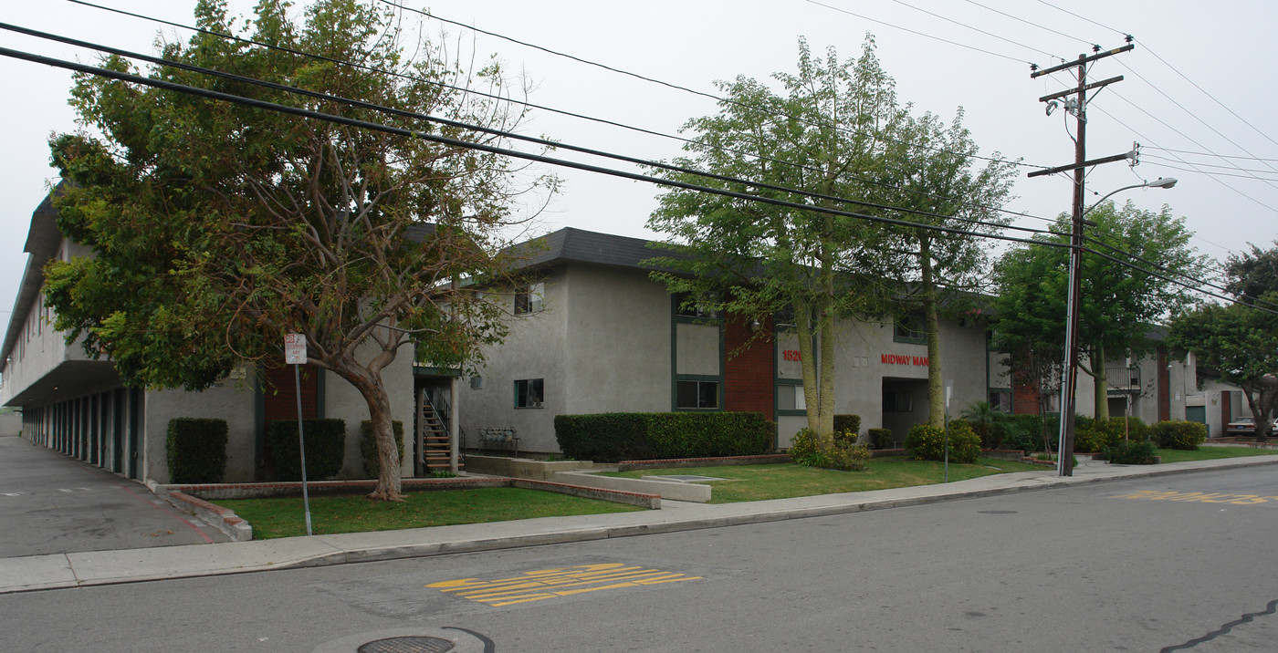 Midway Manor in Midway City, CA - Foto de edificio