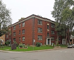 352-356 Hunter St E in Hamilton, ON - Building Photo