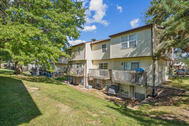 Walden Ridge Townhomes in Iowa City, IA - Foto de edificio - Building Photo