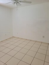 600 NW 32nd Pl, Unit 217 in Miami, FL - Building Photo - Building Photo