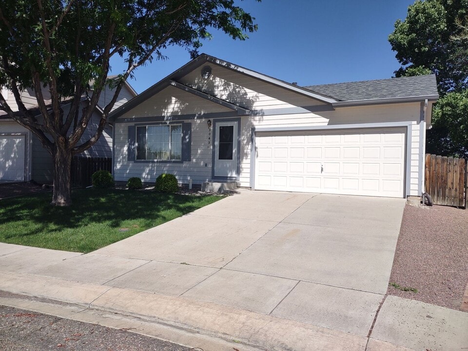 5045 Pioneer Pl in Pueblo, CO - Building Photo