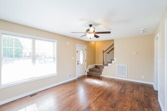 513 Tracy Ln in Clarksville, TN - Foto de edificio - Building Photo