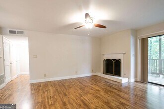 408 River Run Dr in Atlanta, GA - Building Photo - Building Photo