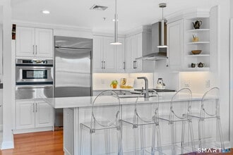 85 Memorial Rd in West Hartford, CT - Building Photo - Building Photo