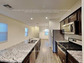 218 N 201st Ave in Buckeye, AZ - Foto de edificio - Building Photo