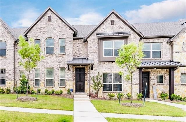property at 321 Tottenham Ct