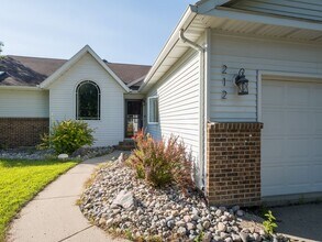 212 Windward Hills Ave in Grand Forks, ND - Building Photo - Building Photo