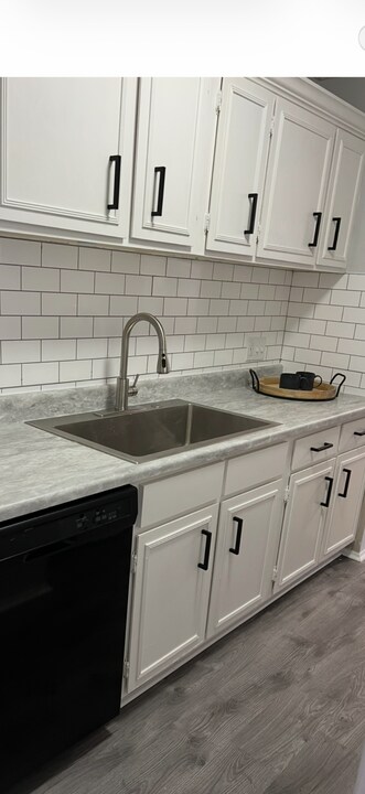 5026 Sardis Rd, Unit Essex condos in Charlotte, NC - Building Photo