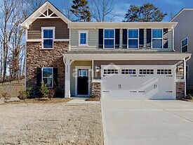 5066 Twin River Dr in Denver, NC - Building Photo
