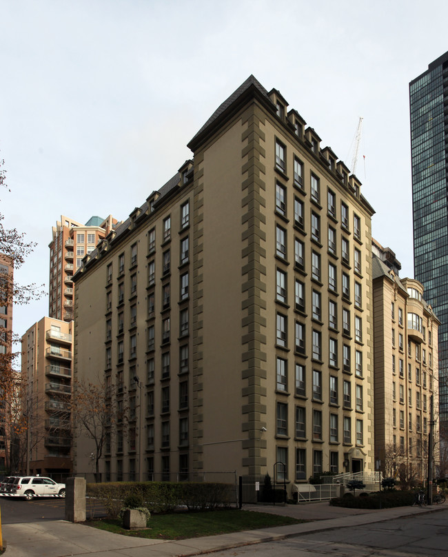 The Waldorf Astoria Lofts in Toronto, ON - Building Photo - Building Photo