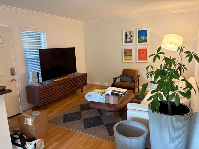 911 Missouri St, Unit 8 in San Diego, CA - Foto de edificio - Building Photo