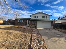 1949 S Mobile St in Aurora, CO - Building Photo