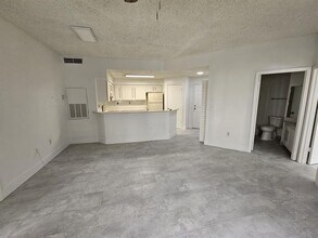 2445 SW 18th Terrace in Fort Lauderdale, FL - Building Photo - Building Photo