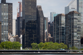 100 United Nations Plaza in New York, NY - Building Photo - Building Photo